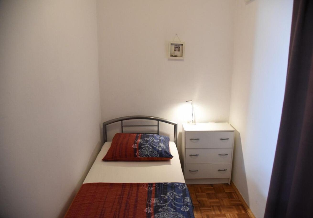 Apartment Ema *
