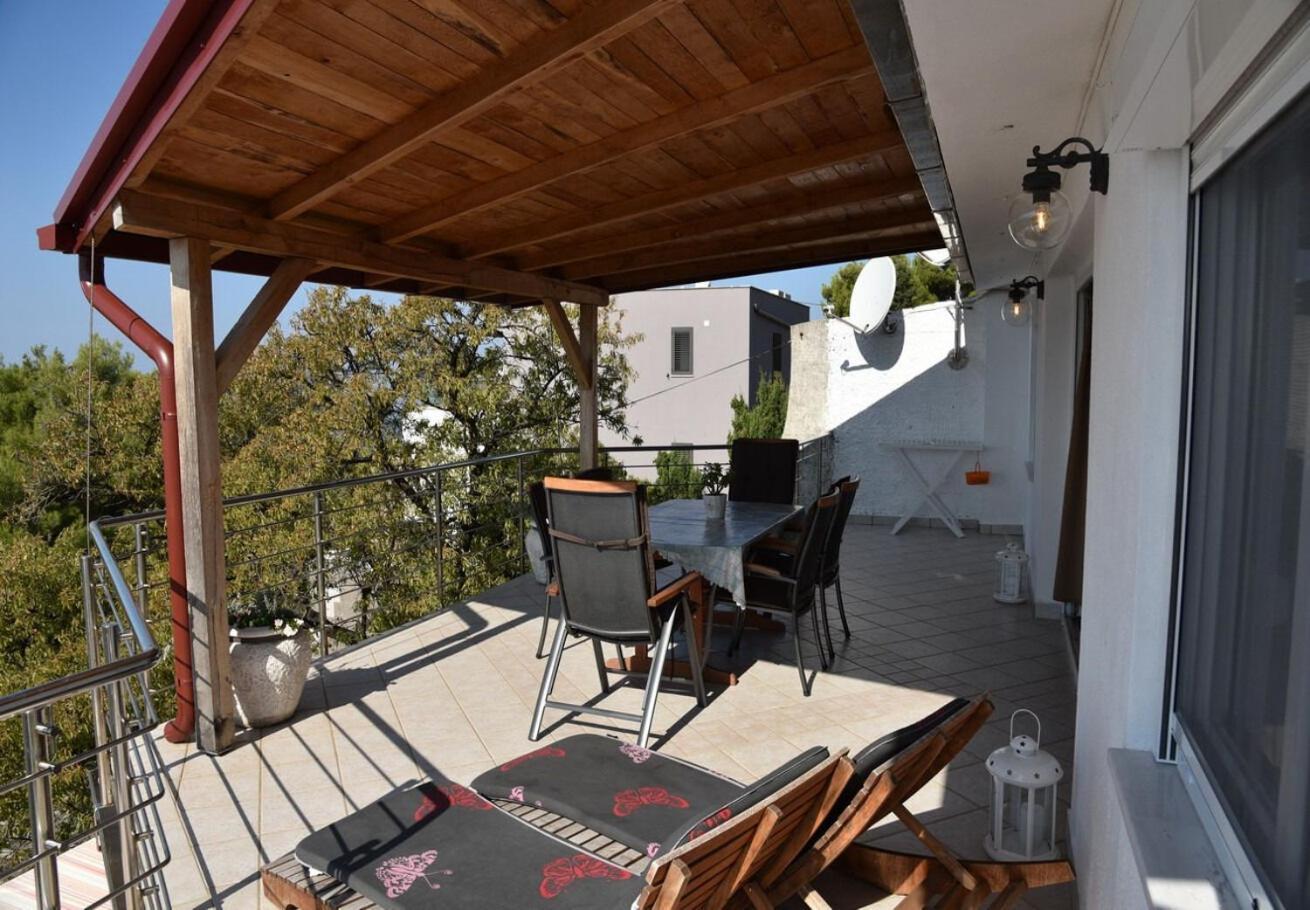 Ema Apartment Murter